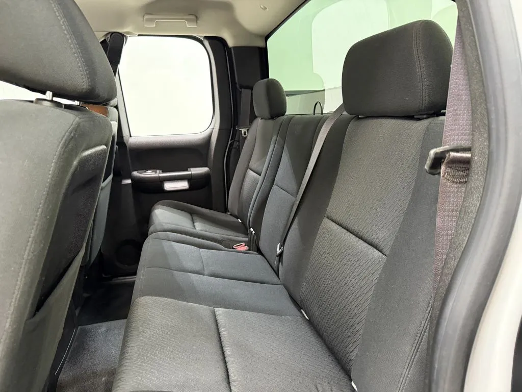 GMC Sierra photo 16