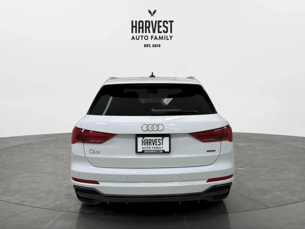 Audi Q3 photo 5