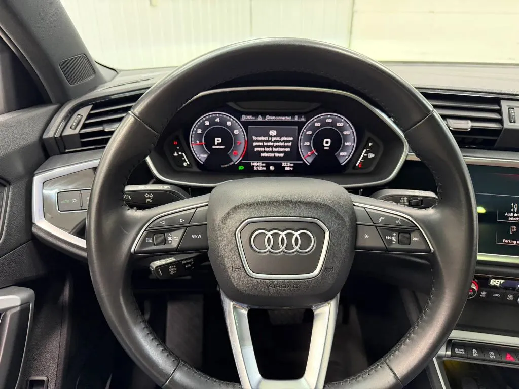 Audi Q3 photo 21