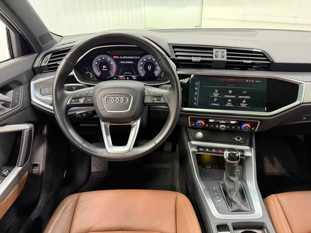 Audi Q3 photo 20