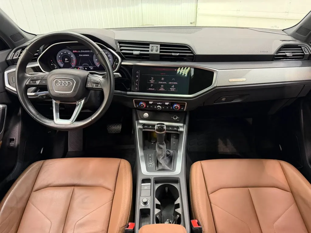 Audi Q3 photo 13