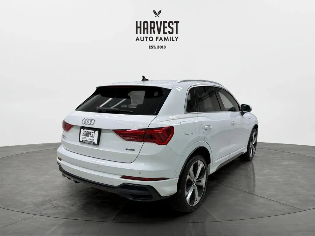 Audi Q3 photo 6