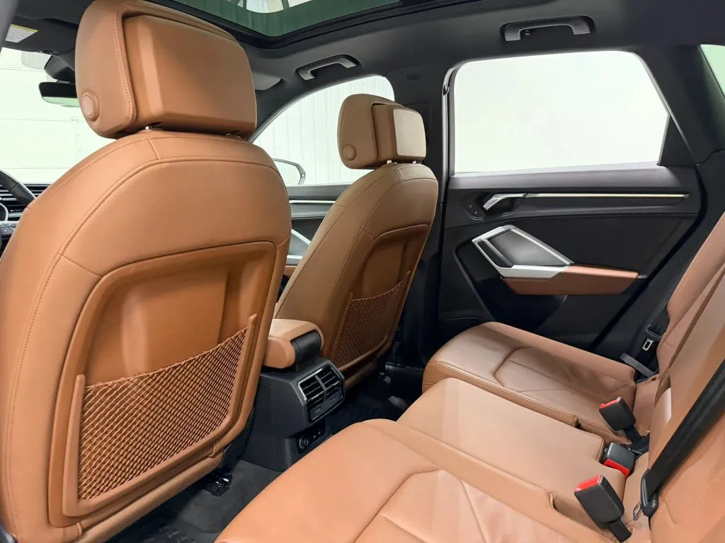 Audi Q3 photo 17
