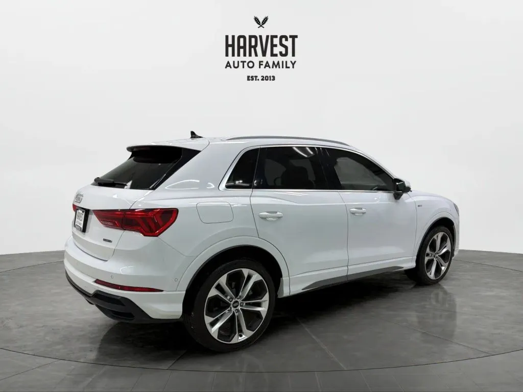 Audi Q3 photo 7