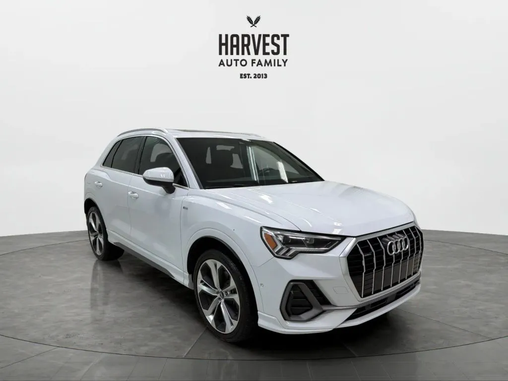 Audi Q3 photo 10
