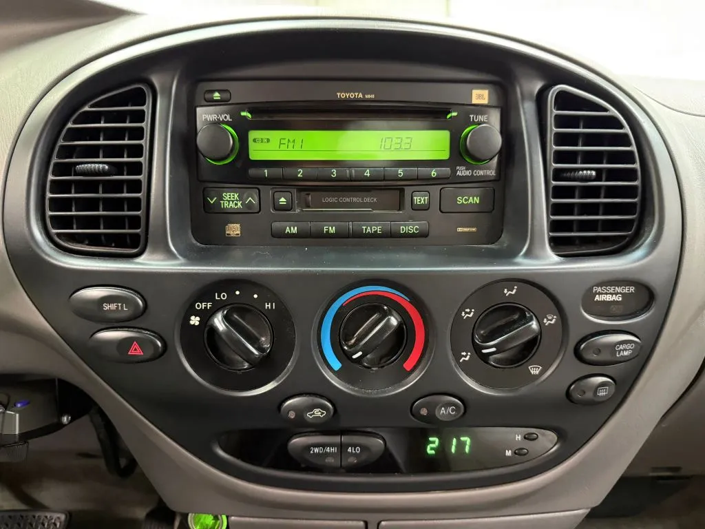 Toyota Tundra photo 21