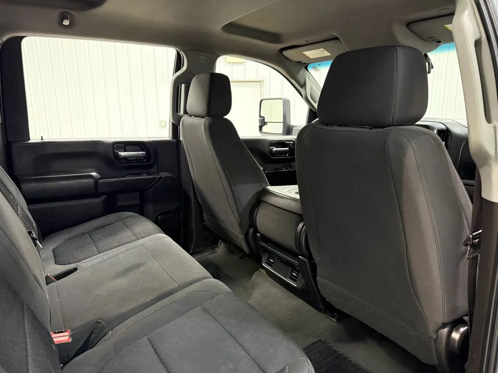 Chevrolet Silverado photo 17