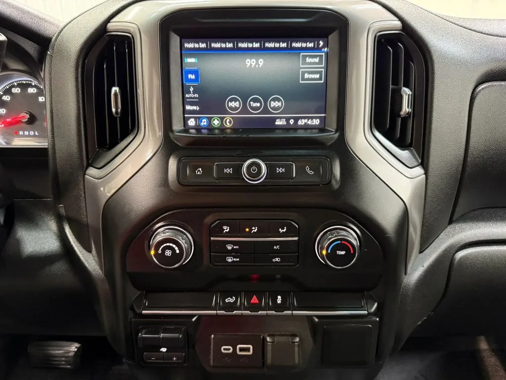 Chevrolet Silverado photo 21