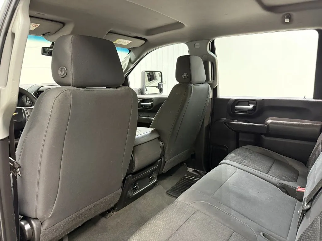 Chevrolet Silverado photo 16