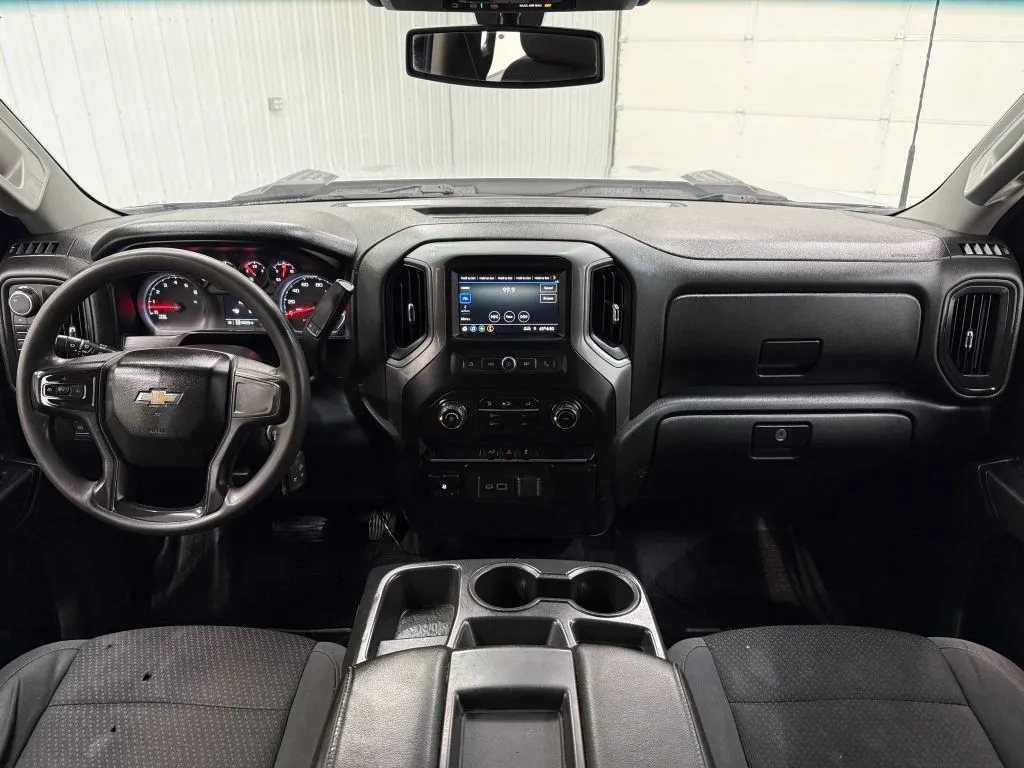 Chevrolet Silverado photo 13