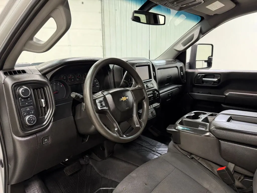 Chevrolet Silverado photo 12