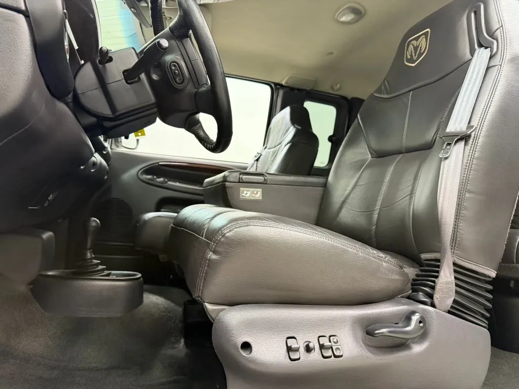 Dodge Ram photo 17