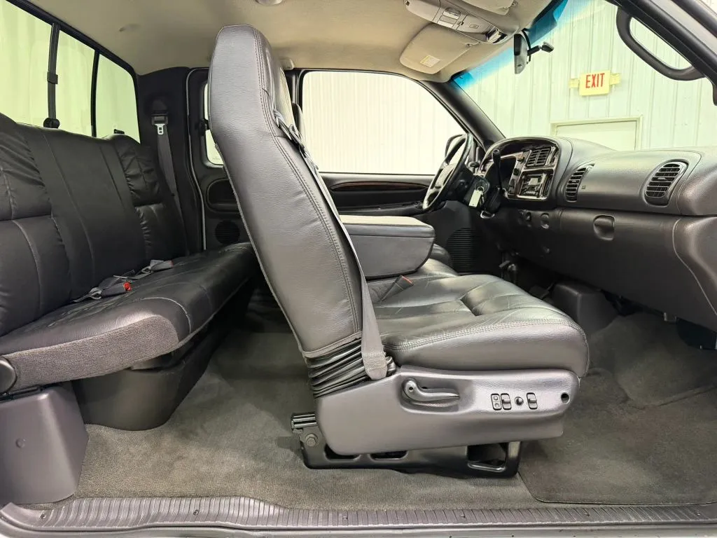 Dodge Ram photo 18