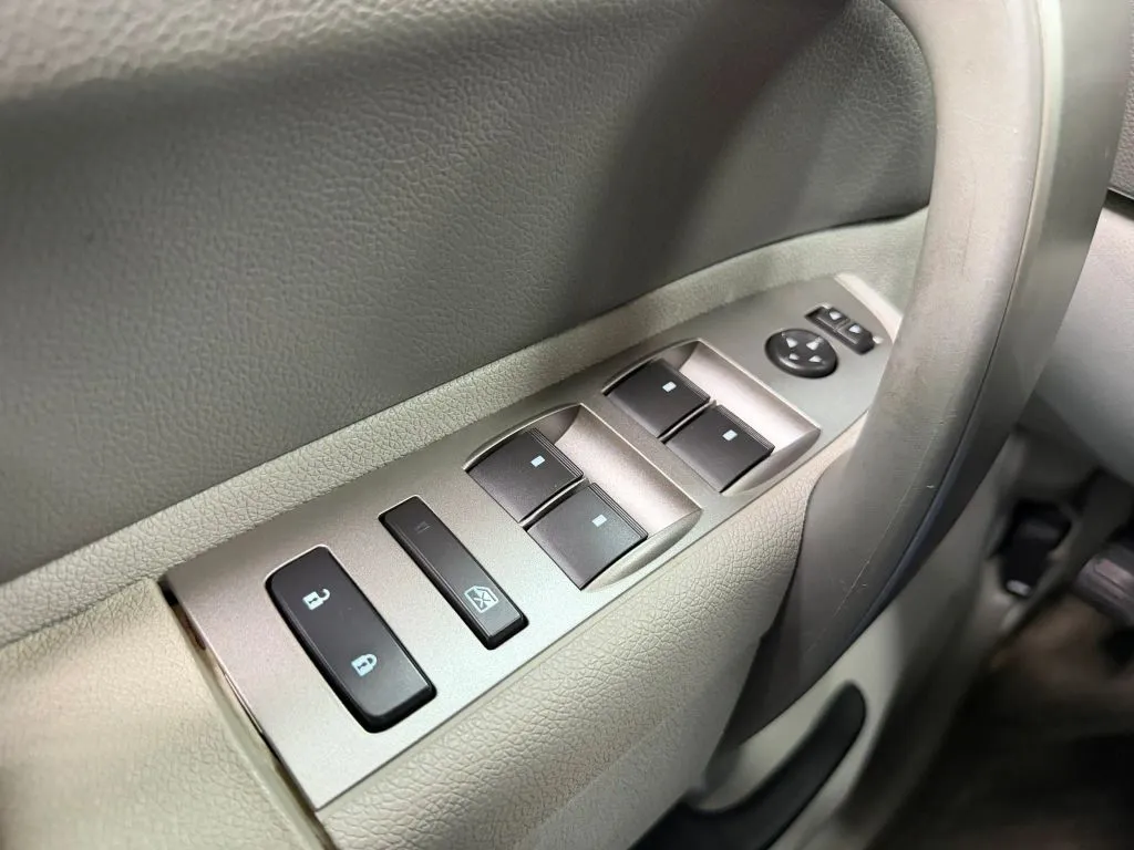Chevrolet Silverado photo 25
