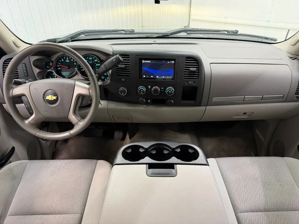 Chevrolet Silverado photo 13