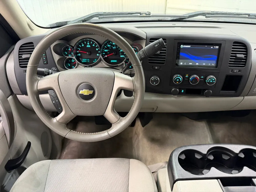 Chevrolet Silverado photo 18