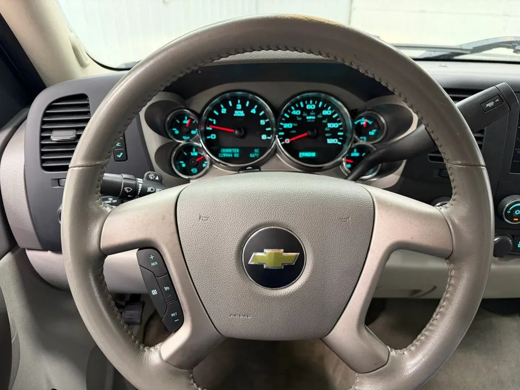 Chevrolet Silverado photo 19