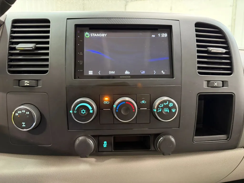 Chevrolet Silverado photo 21