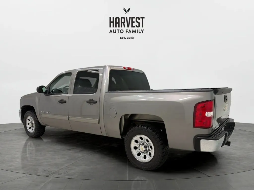 Chevrolet Silverado photo 3