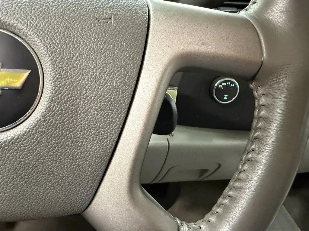Chevrolet Silverado photo 27