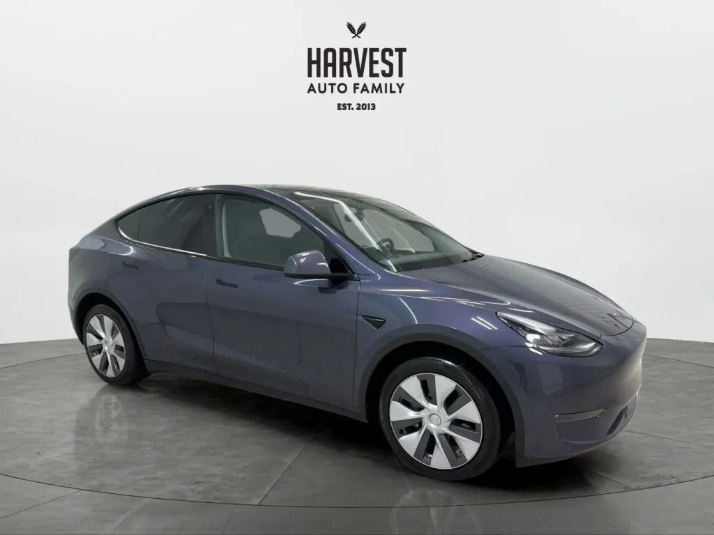 Tesla Model Y photo 9
