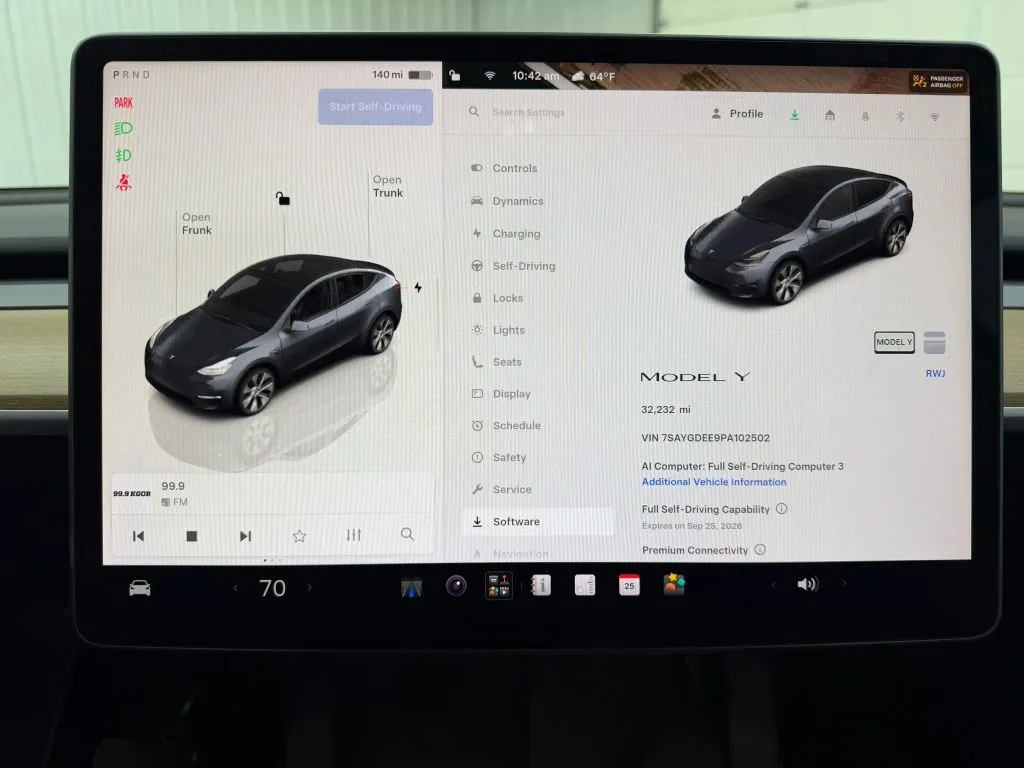 Tesla Model Y photo 23