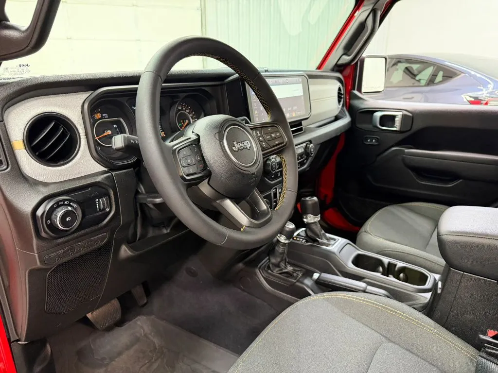 Jeep Wrangler photo 12