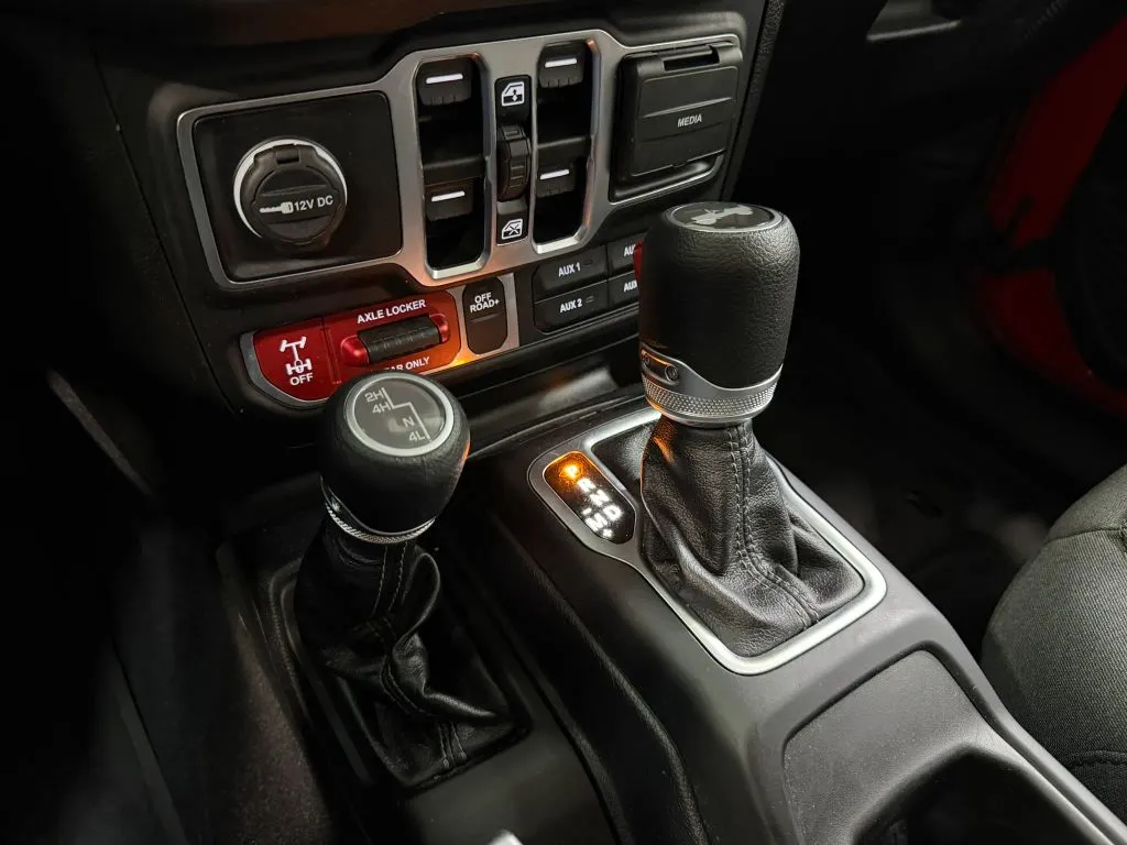 Jeep Wrangler photo 26