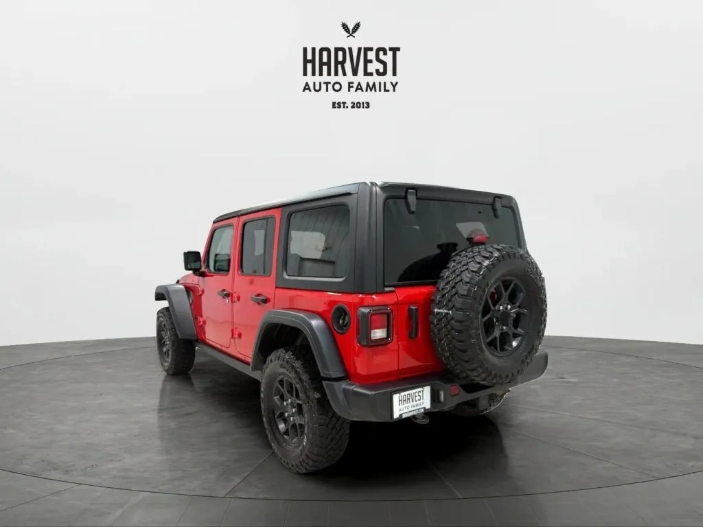 Jeep Wrangler photo 4