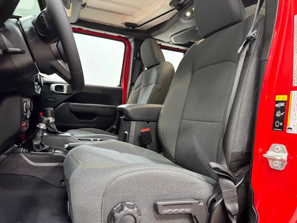 Jeep Wrangler photo 15