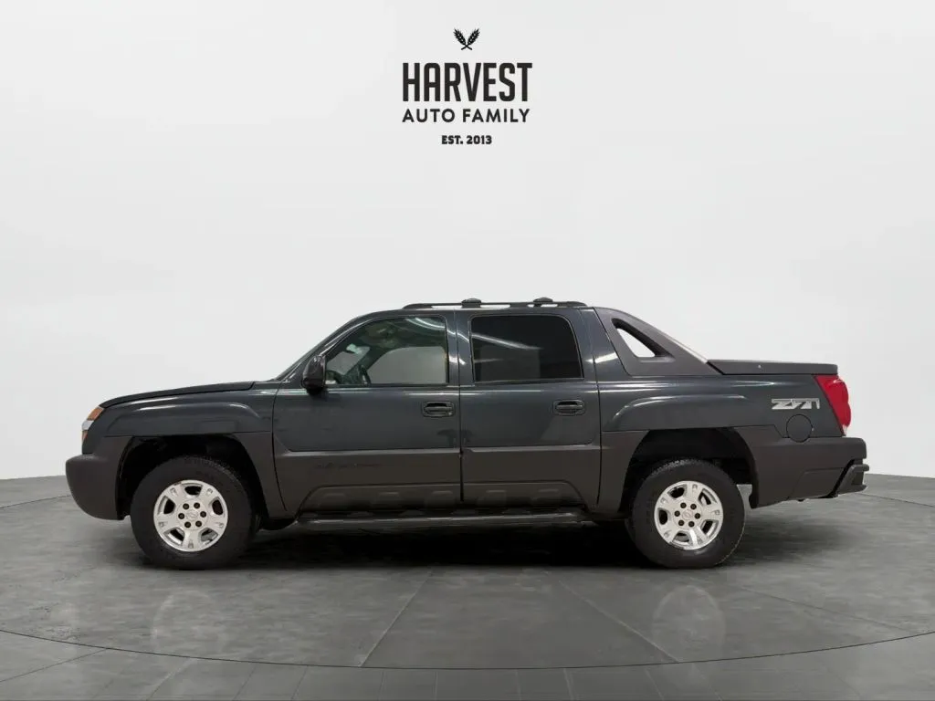 Chevrolet Avalanche photo 2