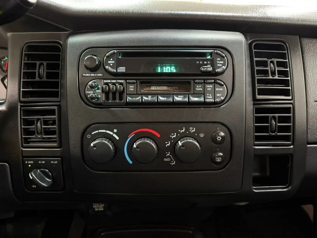 Dodge Dakota photo 24