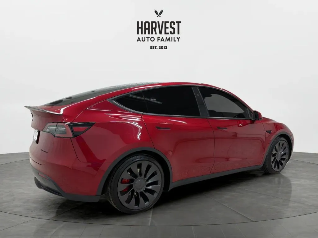 Tesla Model Y photo 7