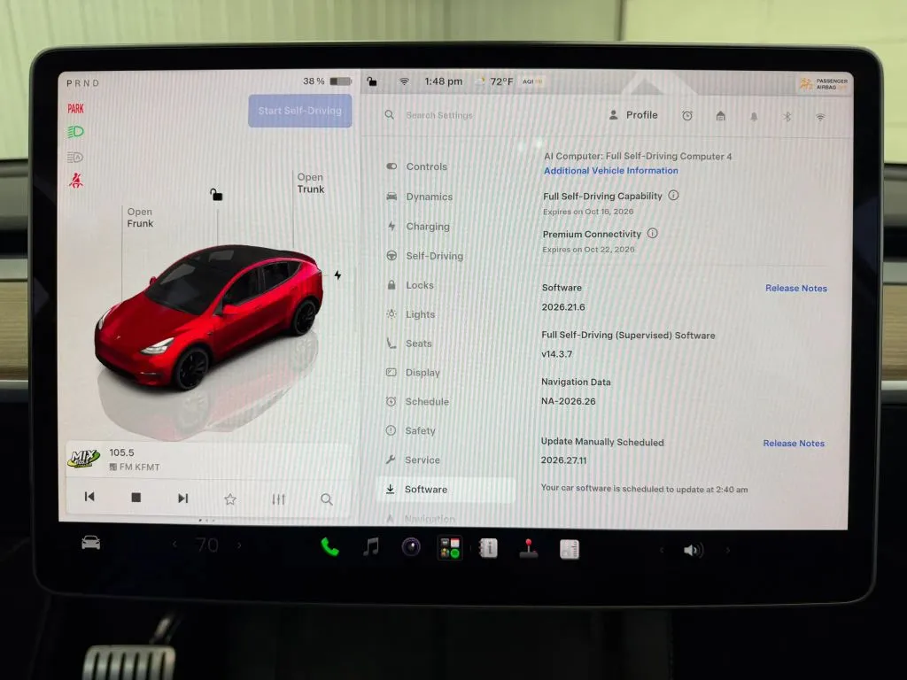 Tesla Model Y photo 24