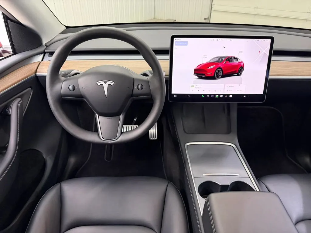 Tesla Model Y photo 20