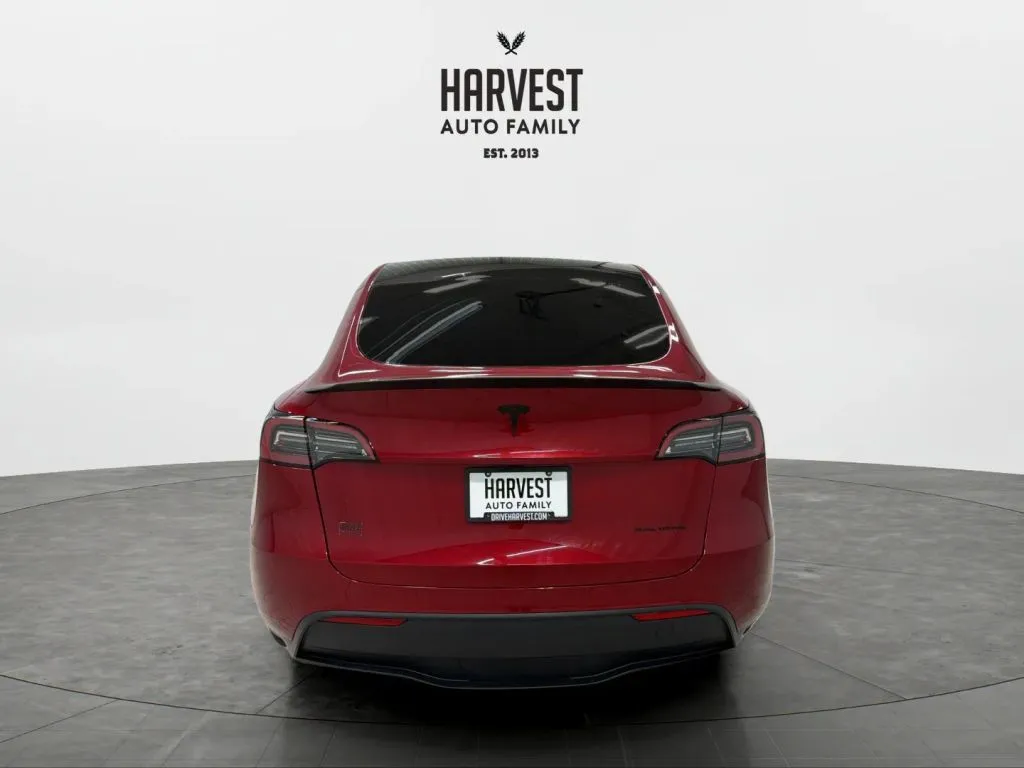 Tesla Model Y photo 5