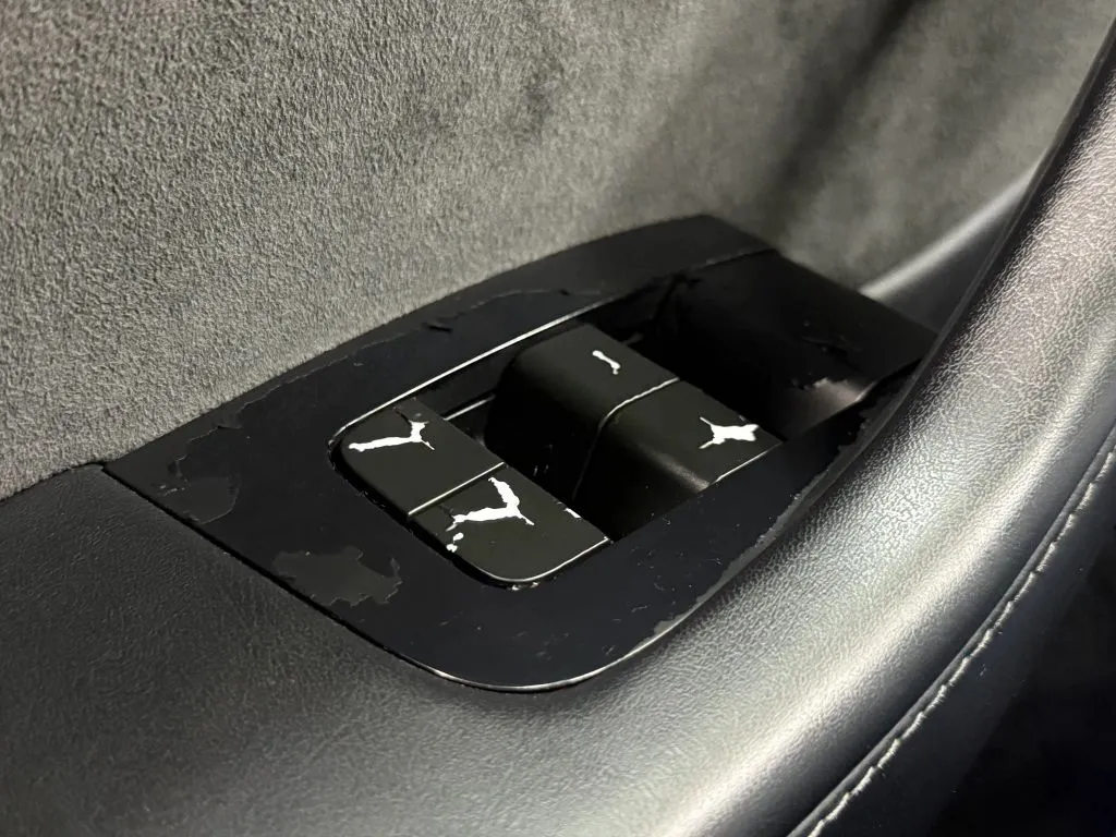 Tesla Model Y photo 24