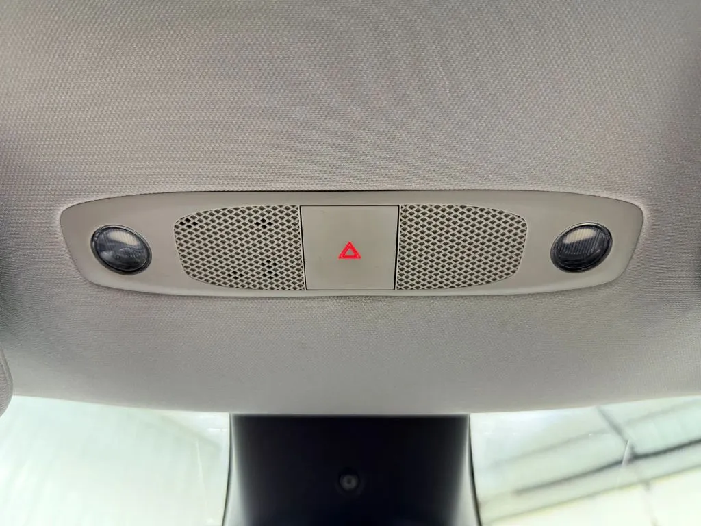 Tesla Model Y photo 25