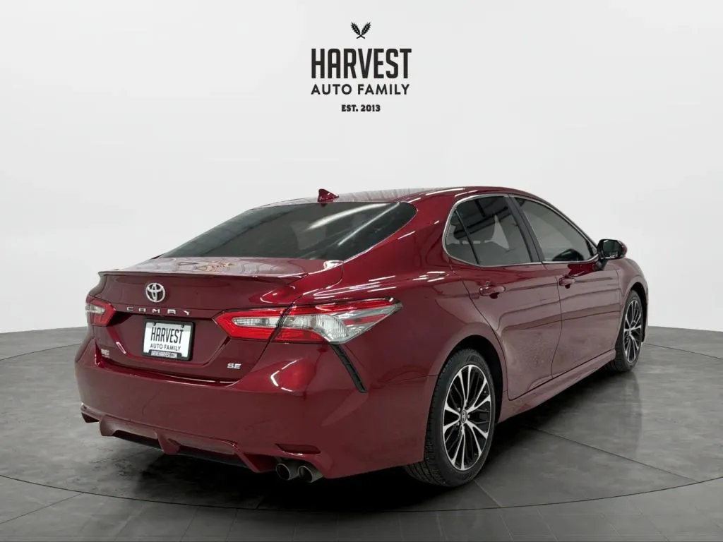 Toyota Camry photo 6