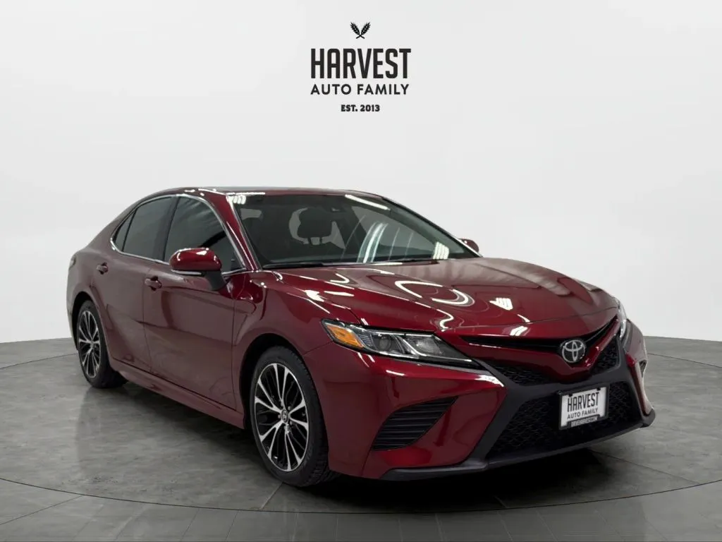 Toyota Camry photo 10