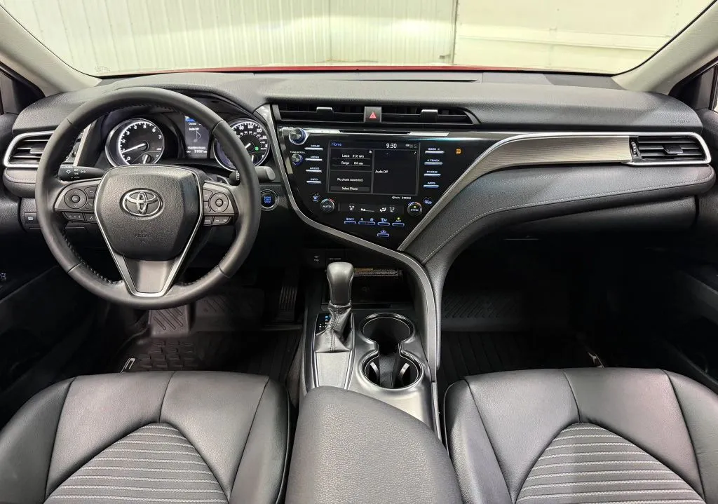 Toyota Camry photo 13