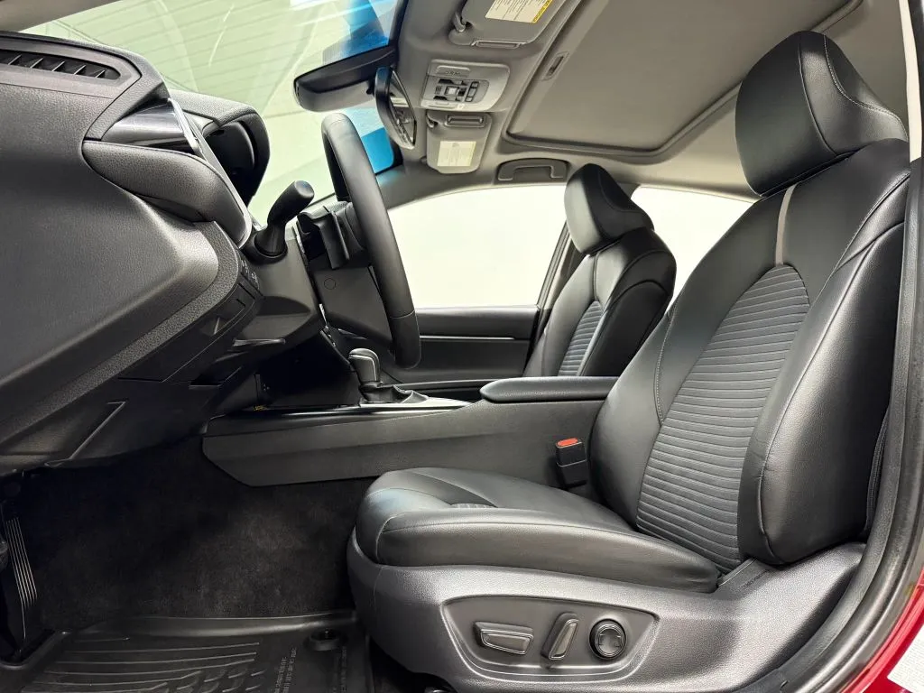Toyota Camry photo 15