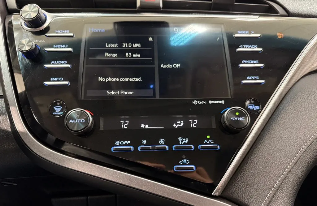 Toyota Camry photo 21