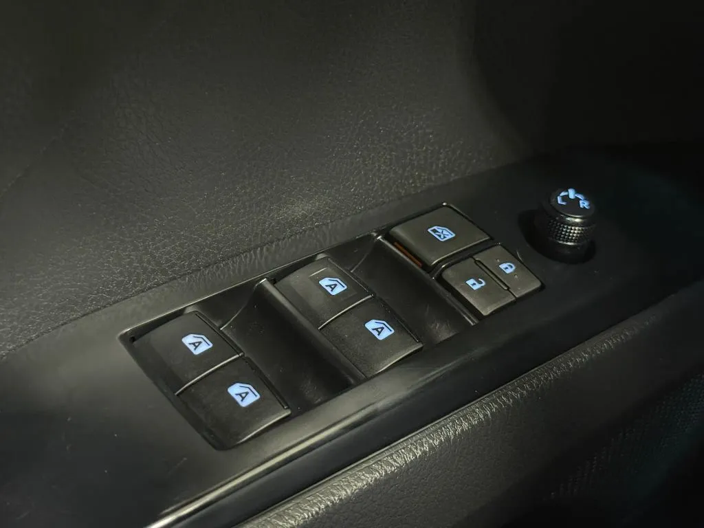 Toyota Camry photo 23