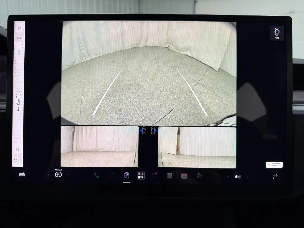 Tesla Model X photo 26