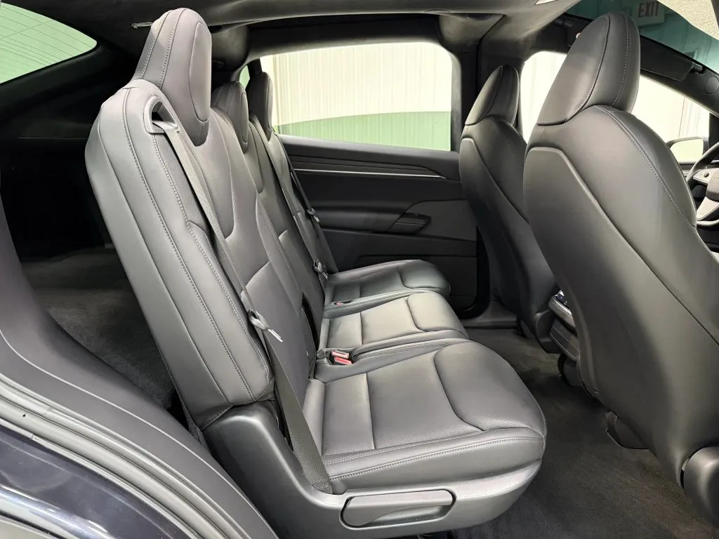 Tesla Model X photo 18