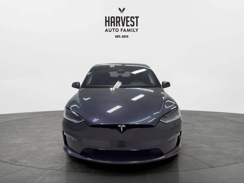 Tesla Model X photo 11