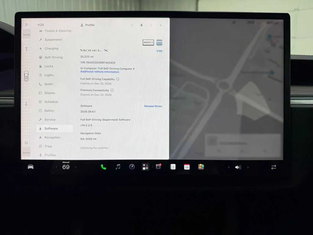 Tesla Model X photo 24