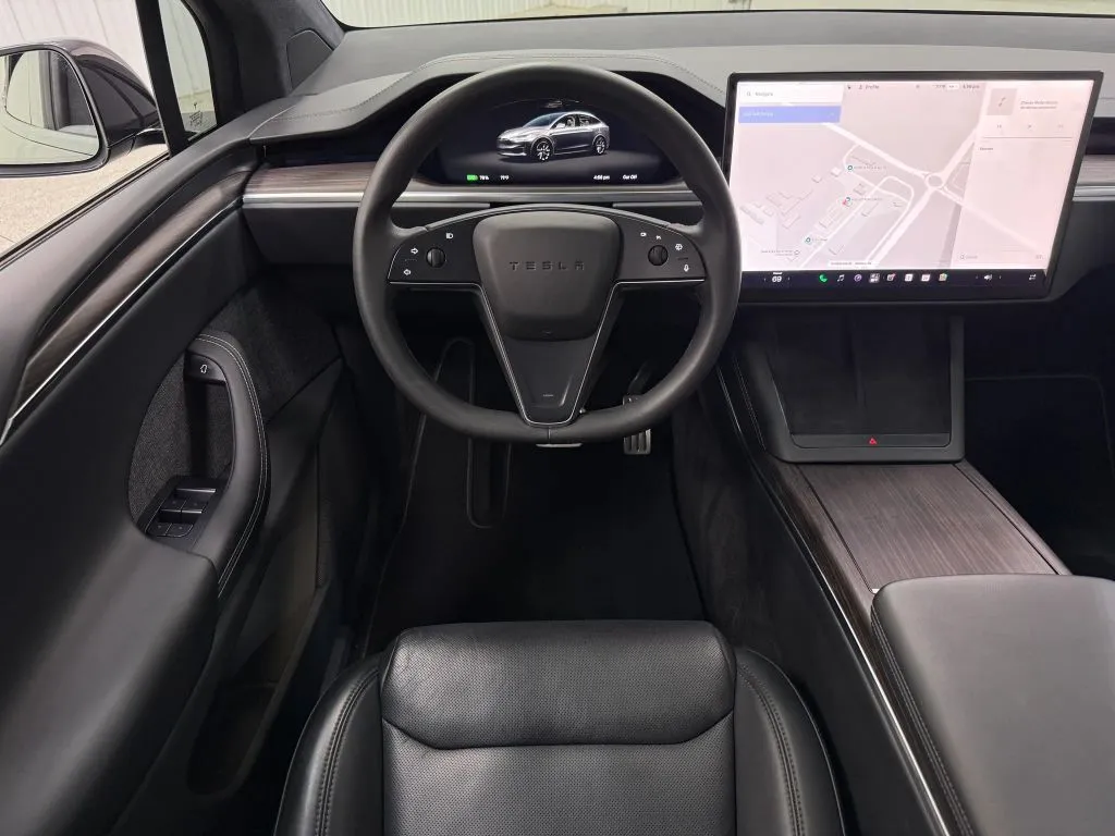 Tesla Model X photo 20