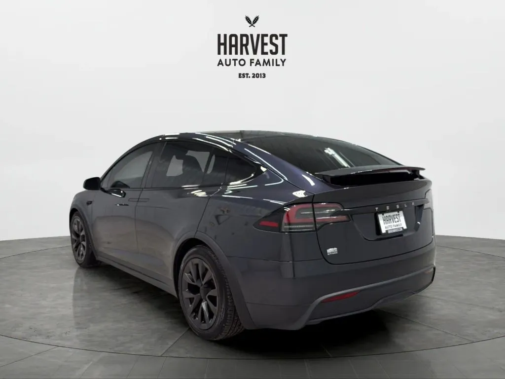 Tesla Model X photo 4